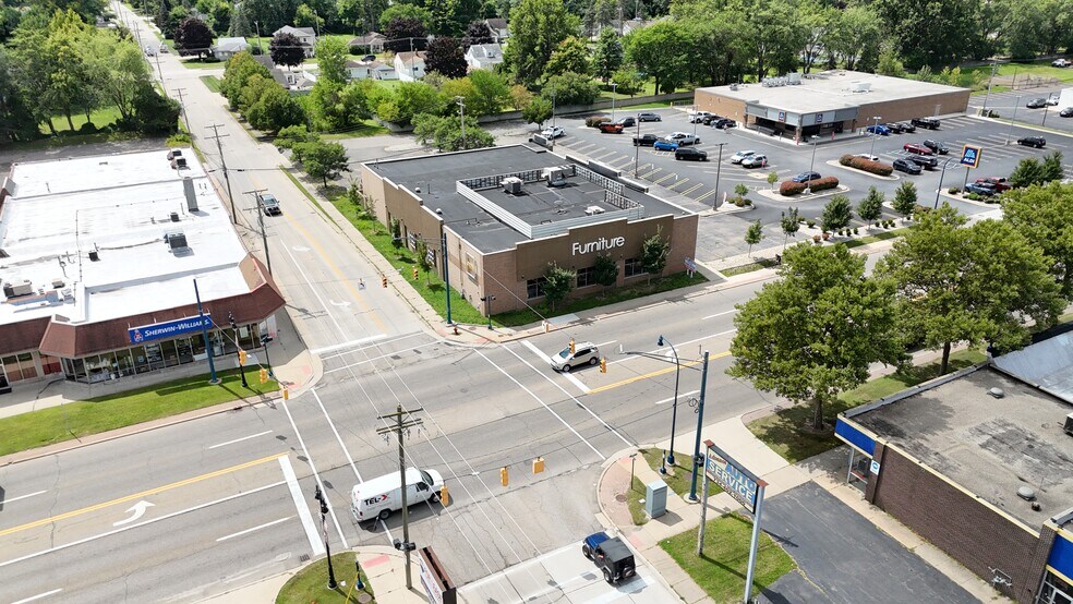 More Photos Of 29901 Ford Rd, Garden City Storefront For Lease