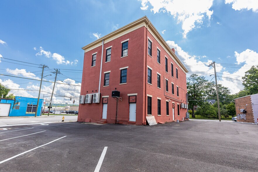 More Photos Of 4000 Colerain Ave, Cincinnati Apartments For Lease