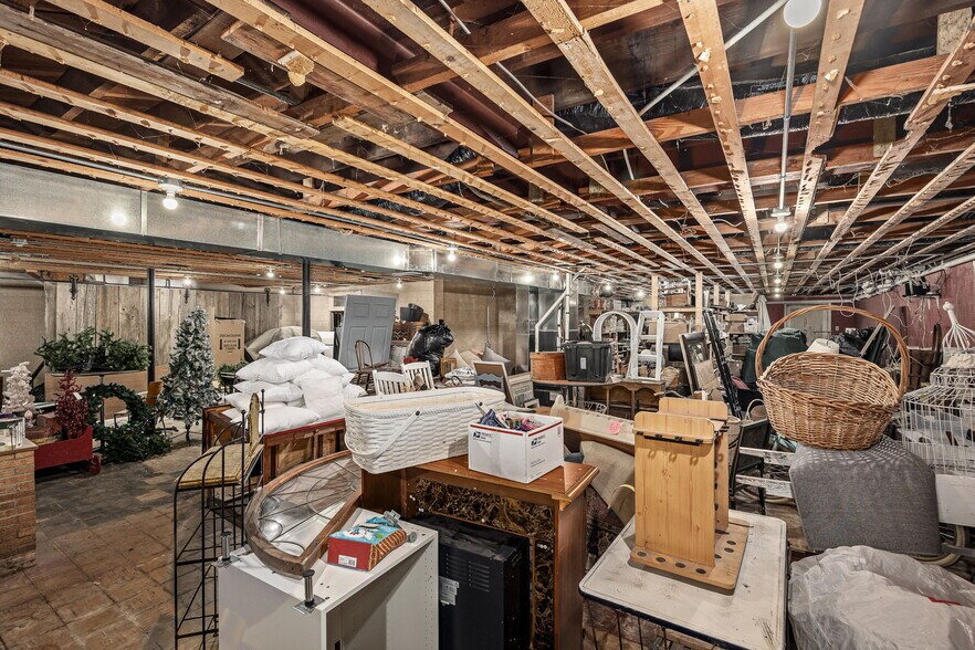 More Photos Of 2702 Ashland Ave, Saint Joseph Freestanding For Sale