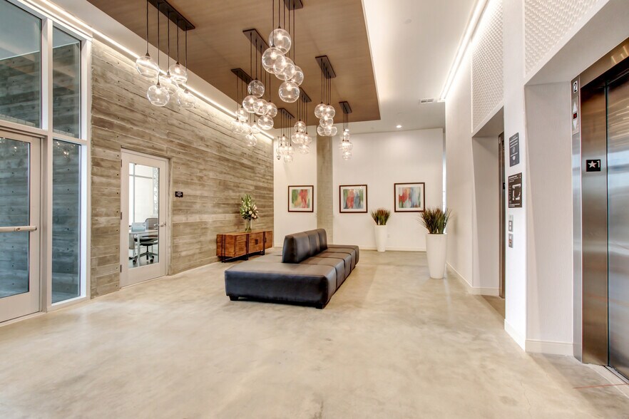 More Photos Of 6625 Reseda Blvd, Reseda Apartments For Lease