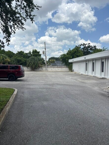 More Photos Of 1703 W Colonial Dr, Orlando Office For Sale