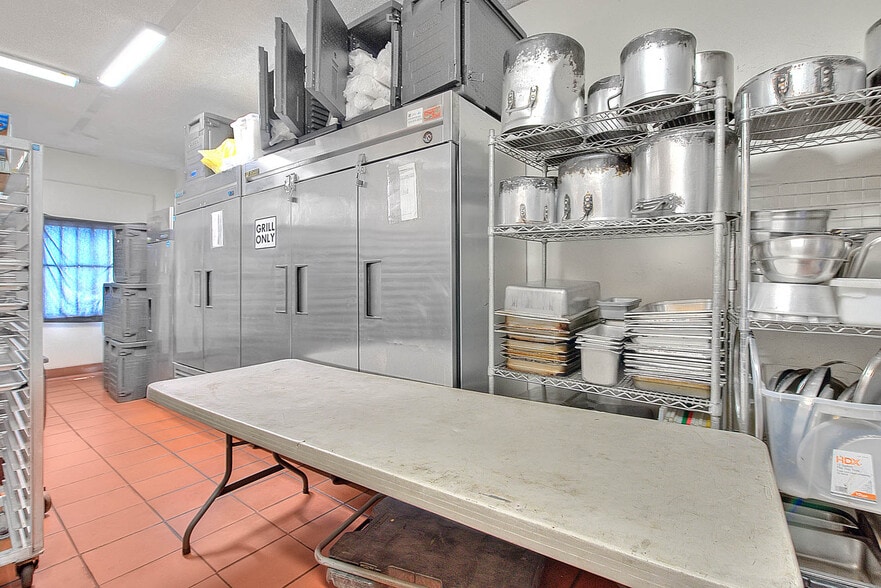 More Photos Of 14901 S Western Ave, Gardena Freestanding For Lease