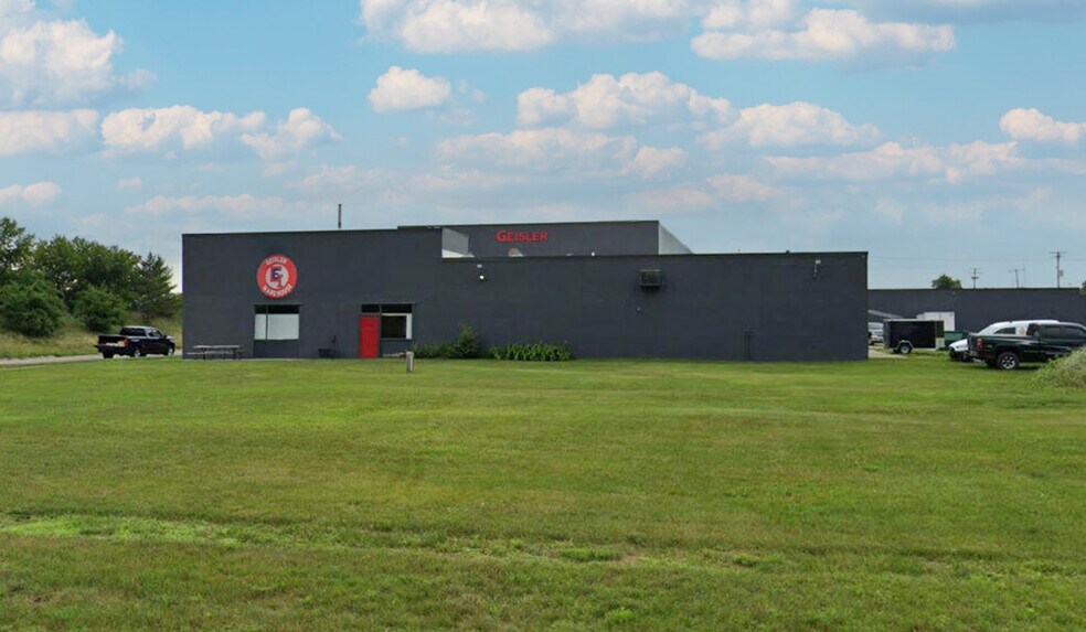 Primary Photo Of 1406-1414 E Pine St, Midland Warehouse For Lease