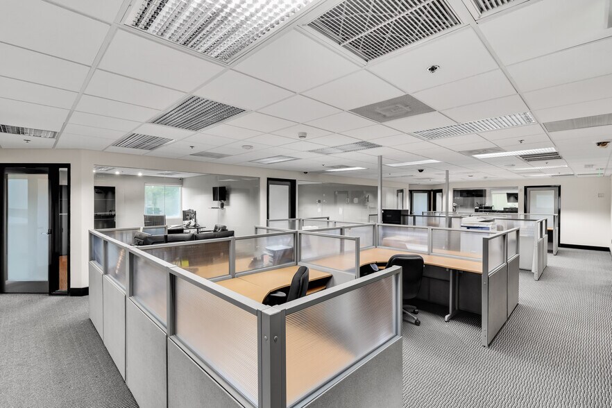 More Photos Of 12595 SW 137th Ave, Miami Office Residential For Lease