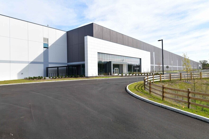 More Photos Of 85 Main St, Spotswood Manufacturing For Lease