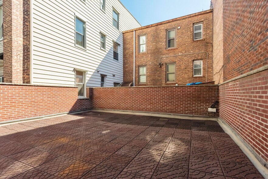 More Photos Of 518 Meeker Ave, Brooklyn Apartments For Sale