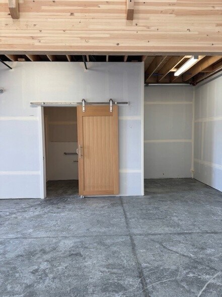 More Photos Of 2001 Henson Rd, Mount Vernon Distribution For Lease