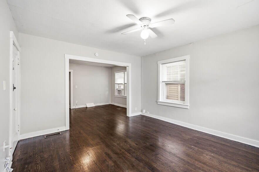 More Photos Of 1109 W 40th St, Kansas City Apartments For Sale