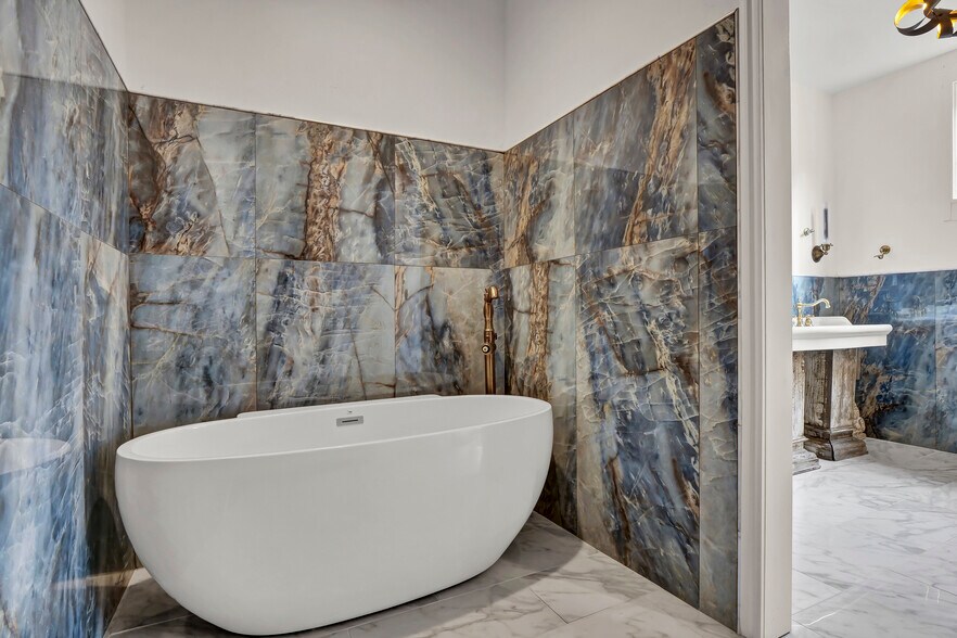 More Photos Of 12 N 5th Ave, Wilmington Office Residential For Sale