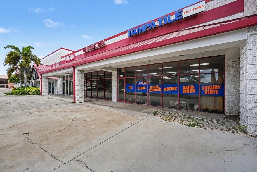 More Photos Of 6295 Waters Ave, Tampa Unknown For Lease