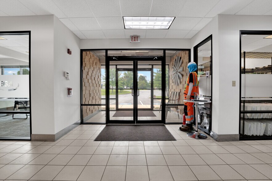 More Photos Of 1326 Progress Dr, Front Royal Flex For Sale