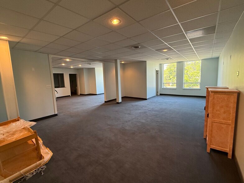 More Photos Of 842 State Rd, Princeton Medical For Lease