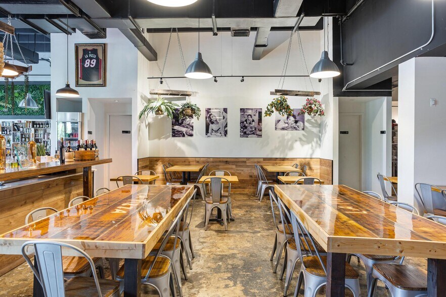 More Photos Of 5840 SW 71st St, South Miami Restaurant For Lease