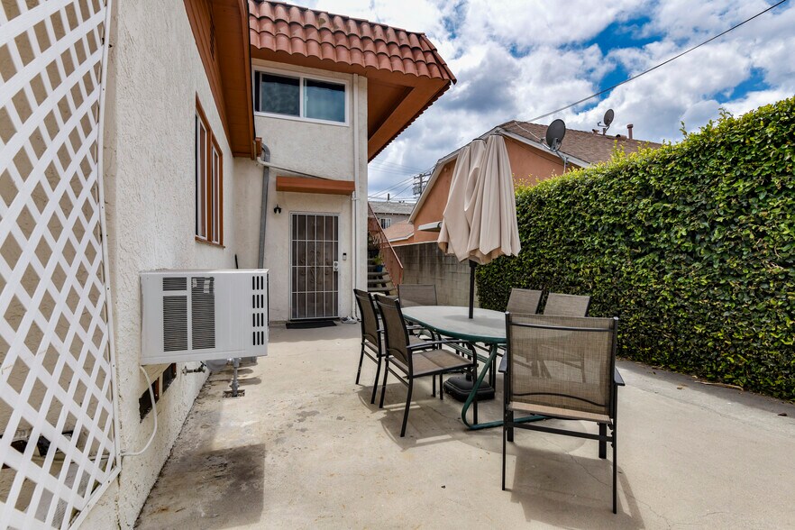 More Photos Of 924 W Clark Ave, Burbank Multifamily For Sale