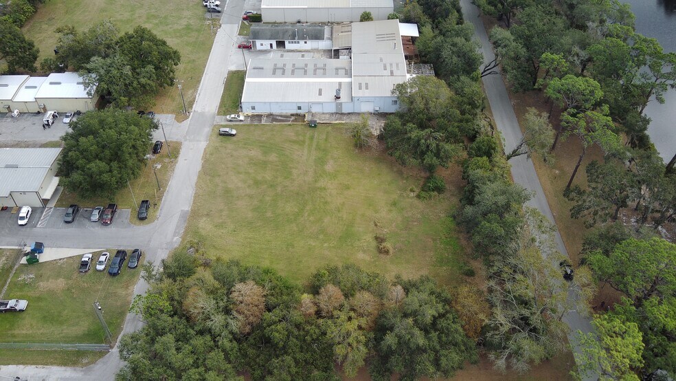 More Photos Of 2935 Barneys Pumps Pl, Lakeland Manufacturing For Sale