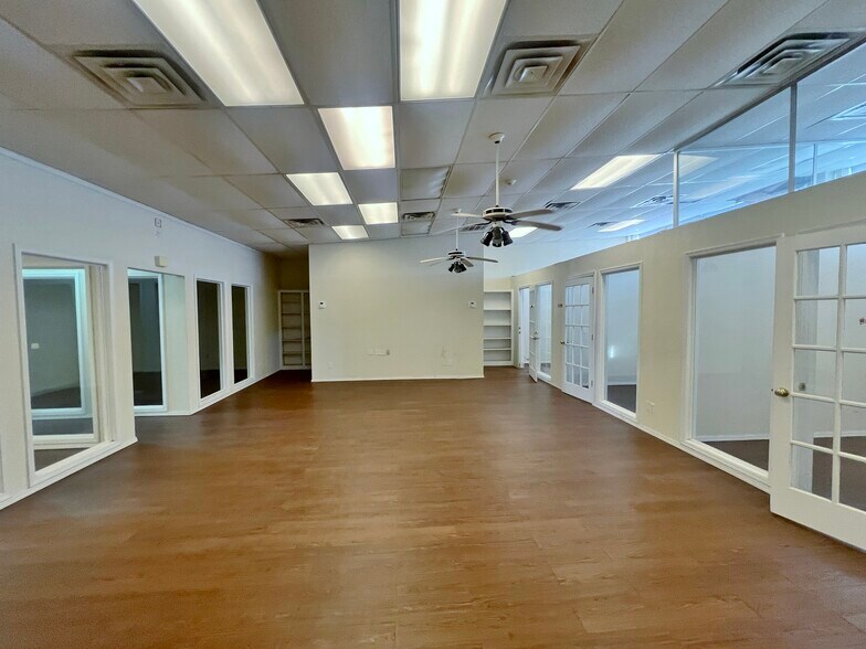 More Photos Of 1923 Atchison Dr, Norman Office For Lease