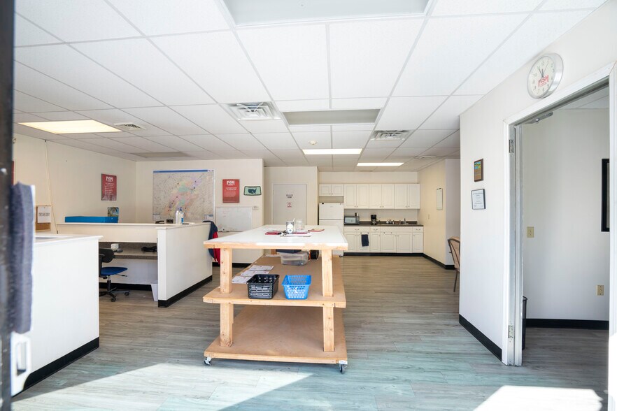 More Photos Of 3340 E Pleasant Valley Blvd, Altoona Freestanding For Sale