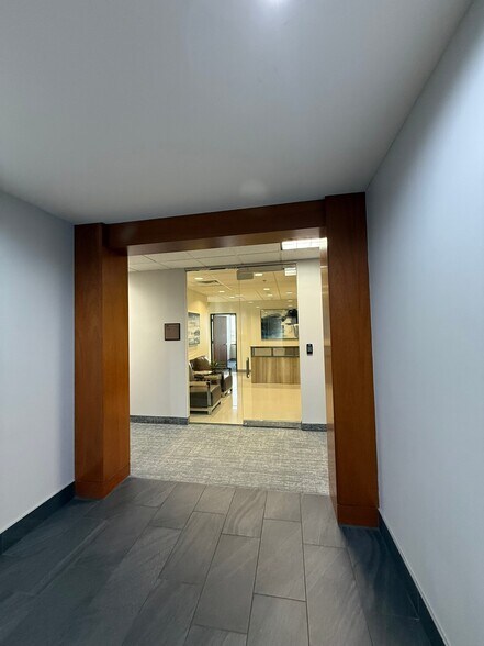 More Photos Of 4100 International Plz, Fort Worth Office For Lease