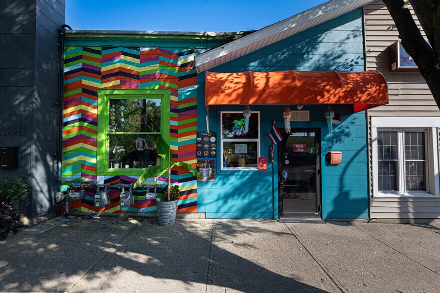 More Photos Of 136-138 Dayton St, Yellow Springs Storefront For Sale
