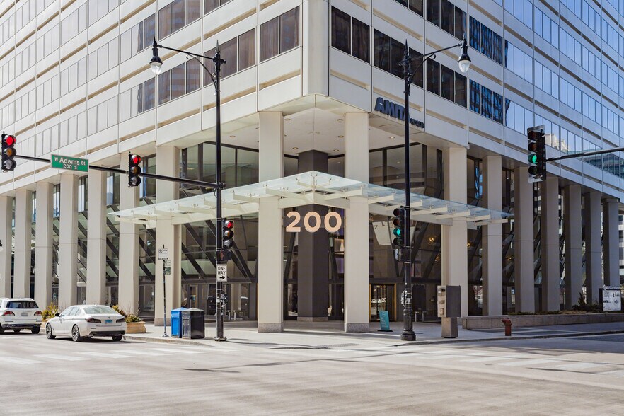 More Photos Of 200 S Wacker Dr, Chicago Office For Lease