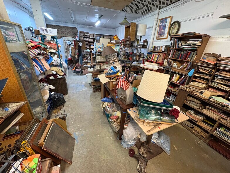 More Photos Of 200 N Monroe St, Williamsport Storefront For Sale