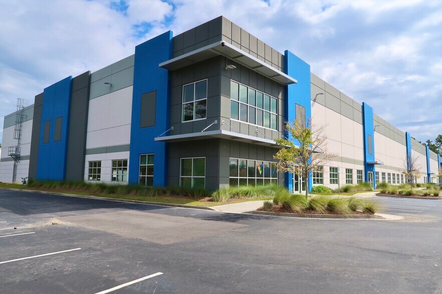 More Photos Of 8351 Palmetto Commerce Pky, Ladson Warehouse For Lease