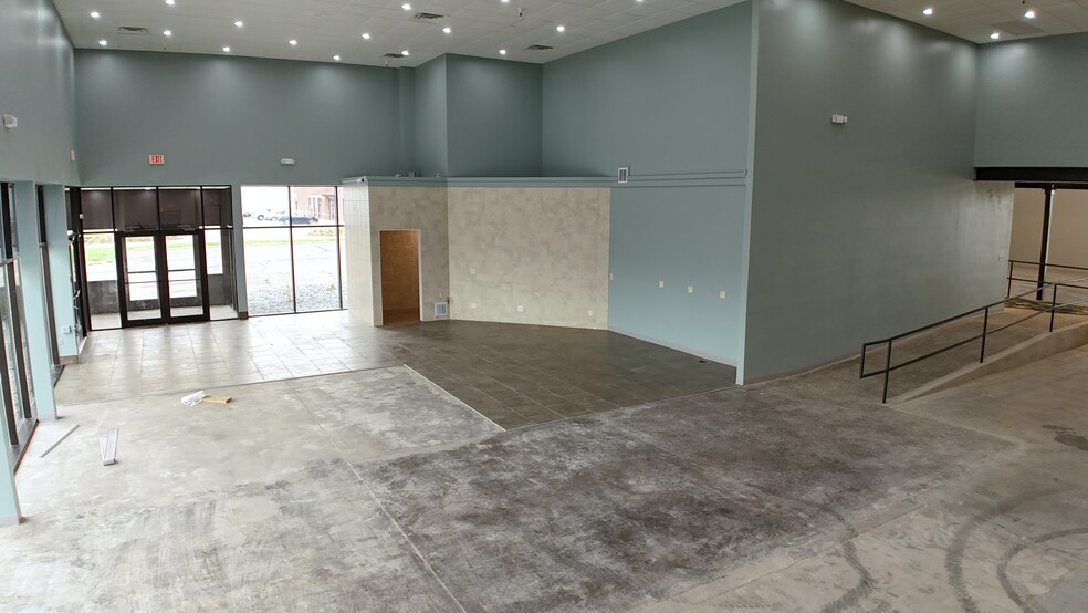 More Photos Of 38450 Tanger Dr, North Branch Service Station For Lease
