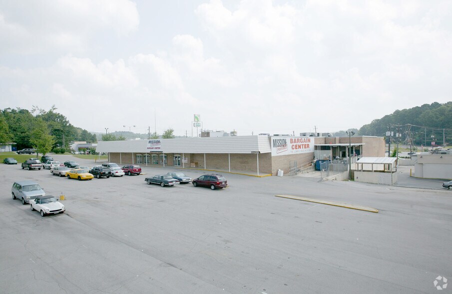 More Photos Of 1569 Cooper Hill Rd, Birmingham Freestanding For Sale