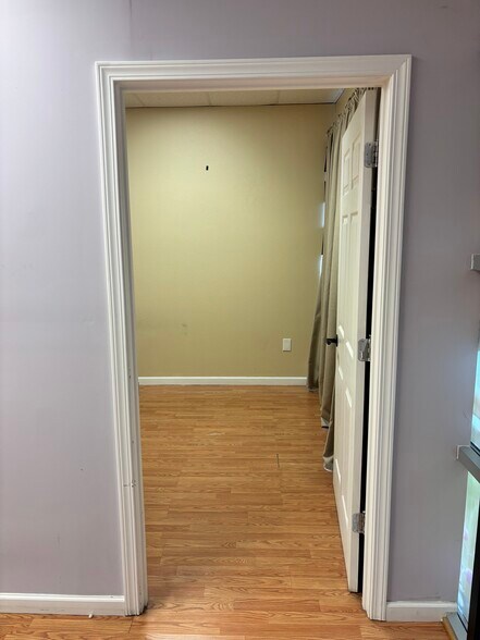 More Photos Of 877-967 NE Hogan Rd, Gresham Unknown For Lease