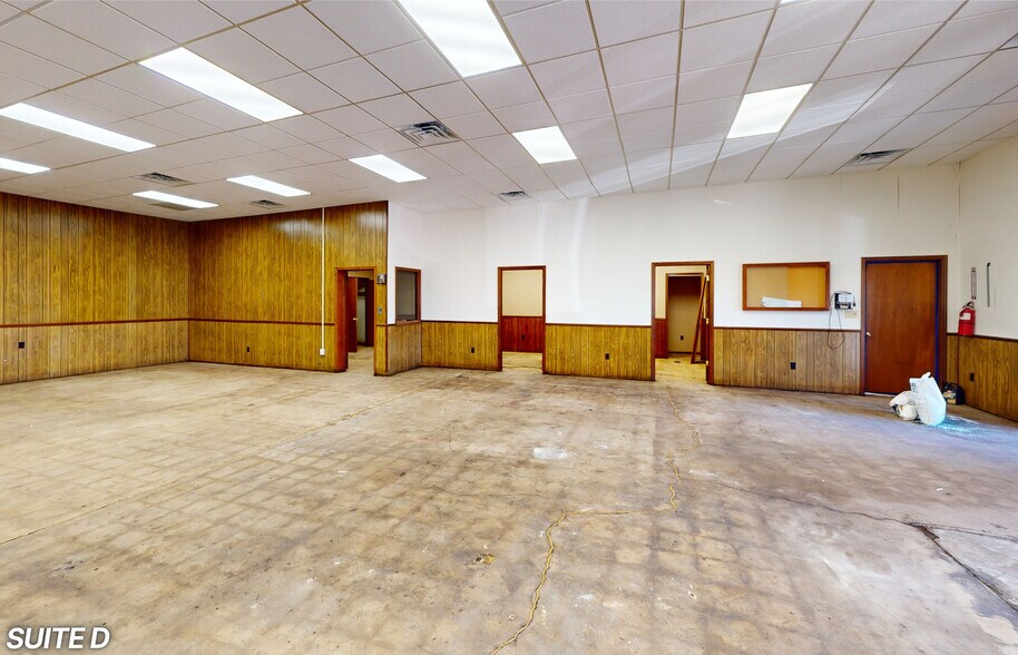 More Photos Of 116 3rd Ave, Radford Office For Lease