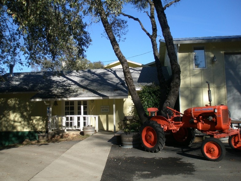 Primary Photo Of 8221 Stoney Creek Rd, Fair Play Winery Vineyard For Sale