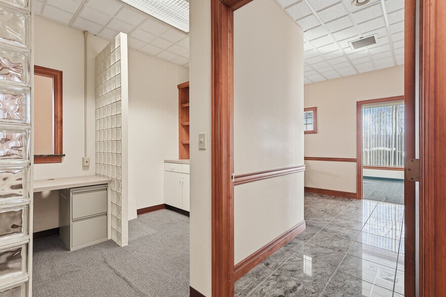 More Photos Of 381 N 9th Ave, Scranton Medical For Sale