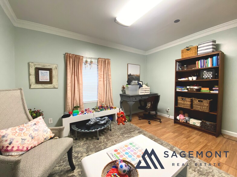 More Photos Of 1226 Lakeview Dr, Franklin Loft Creative Space For Sale