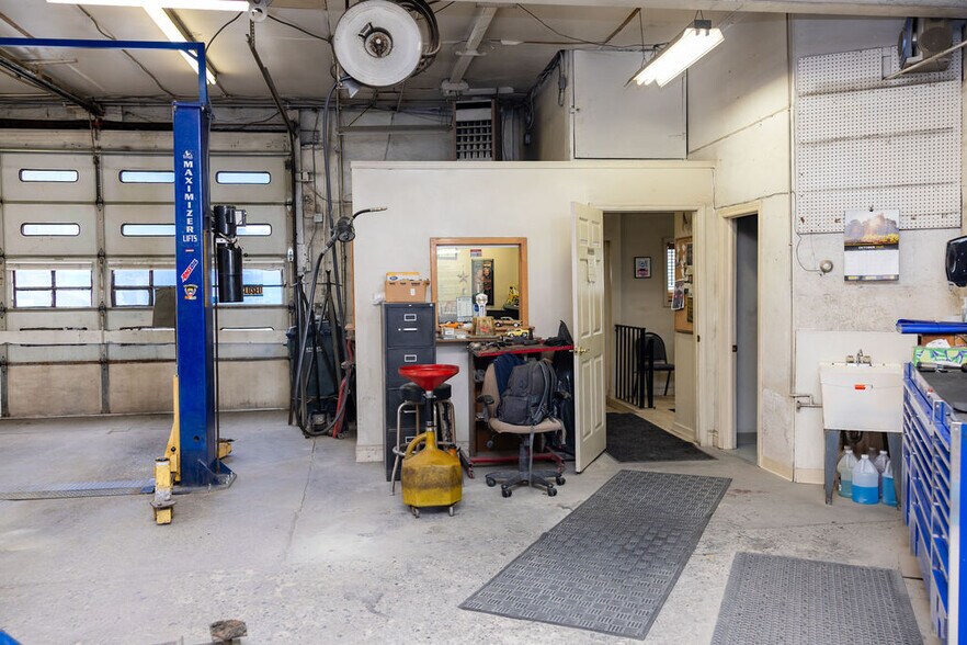 More Photos Of 8257 Frankford Ave, Philadelphia Auto Repair For Sale