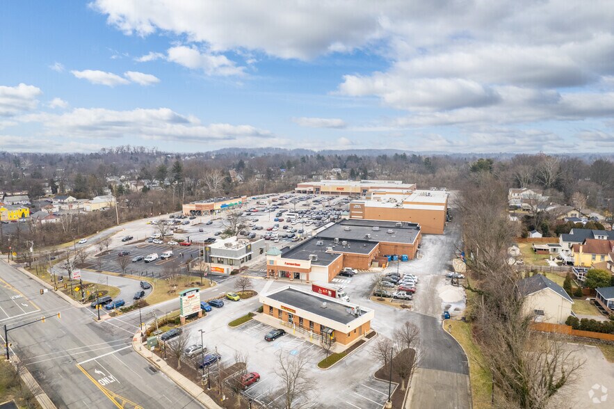 More Photos Of 1886 Bethlehem Pike, Flourtown Bank For Lease