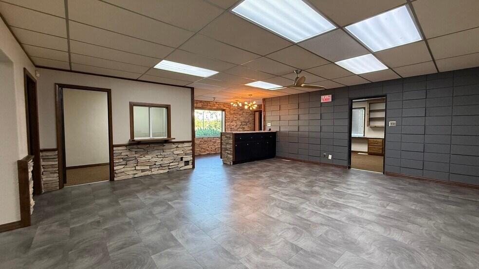 More Photos Of 1001 W Broadway St, Muskogee Medical For Sale