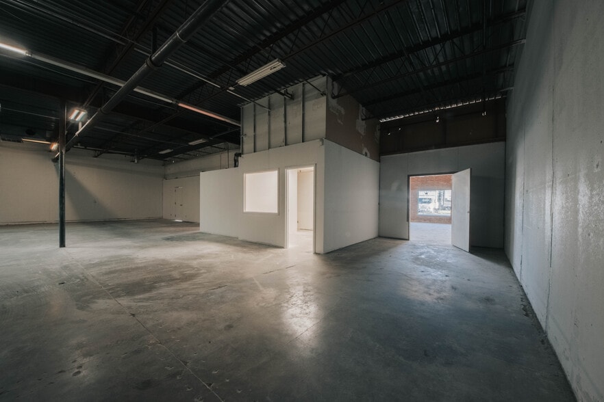 More Photos Of 8532-8548 E 41st St, Tulsa Freestanding For Lease