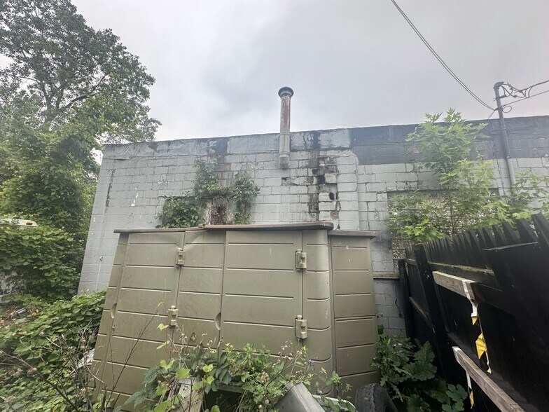 More Photos Of 6530 Broadway St, Lancaster General Retail For Sale