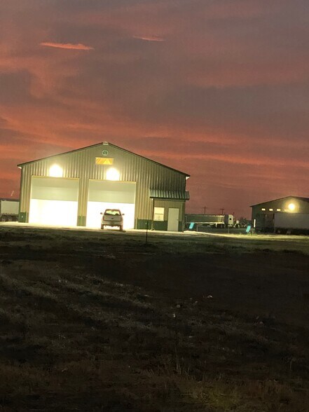 More Photos Of 365 Airlinks Dr, Garden City Industrial For Sale