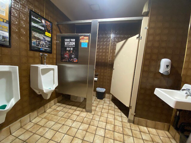 More Photos Of 1803 Main St, Green Bay Bar For Sale