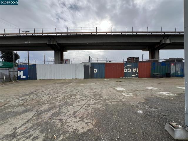 More Photos Of 1019 High St, Oakland Manufacturing For Lease