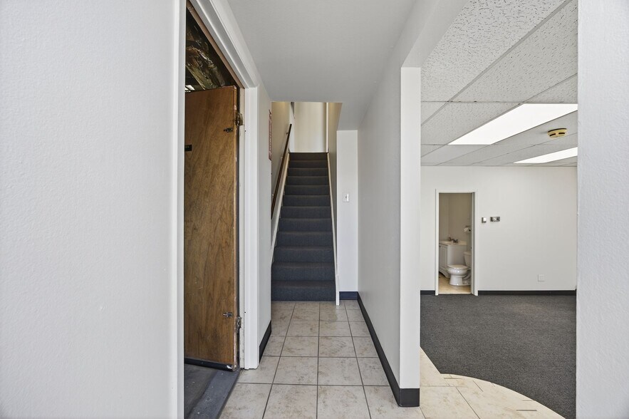 More Photos Of 3050 S Zuni St, Englewood Warehouse For Lease