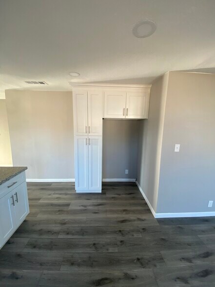 More Photos Of 1679 S O St, Tulare Light Manufacturing For Lease