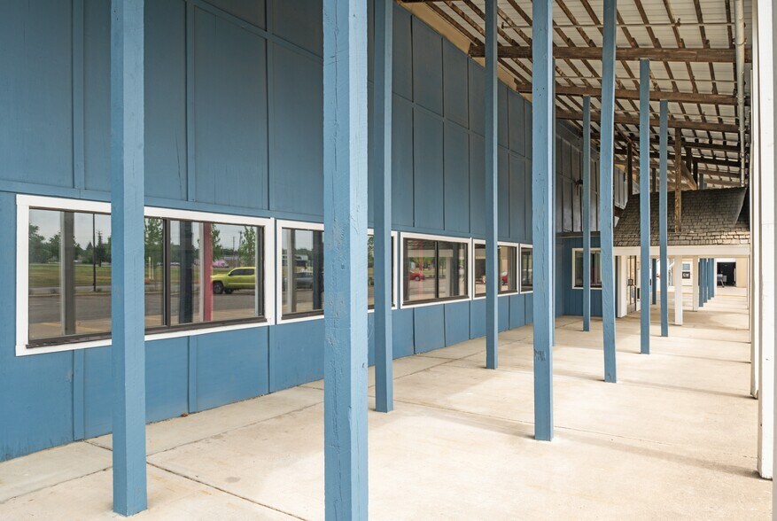 More Photos Of 3050 Coon Rapids Blvd NW, Coon Rapids Freestanding For Sale