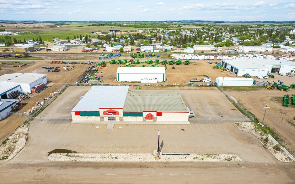 More Photos Of 5338 50 Av, Vegreville General Retail For Sale