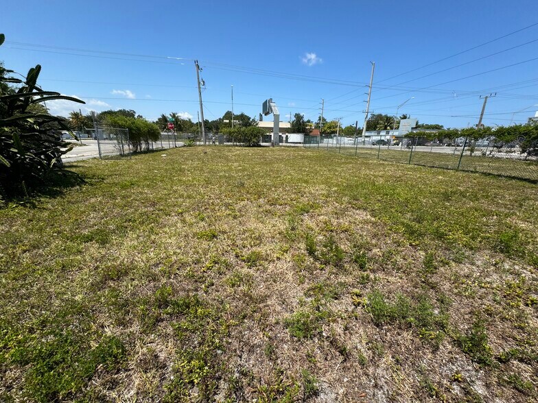 More Photos Of 810 NW 79th St, Miami Land For Lease