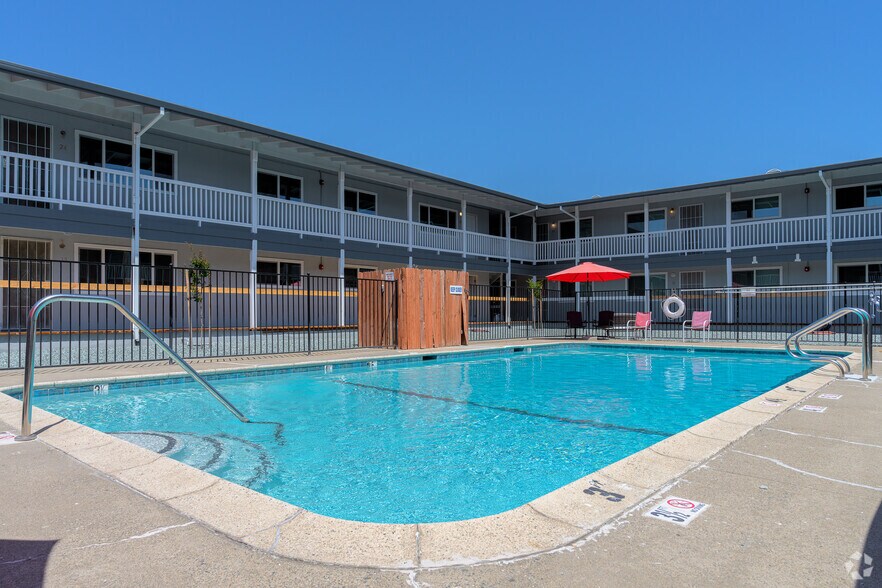 More Photos Of 500 Sunrise Ave, Roseville Apartments For Sale