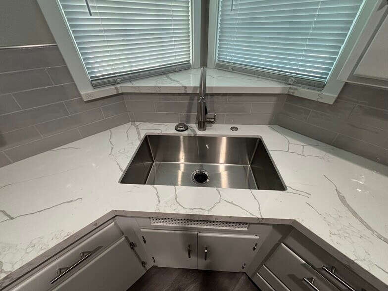 More Photos Of 1130-1132 McKendrie St, San Jose Medical For Lease