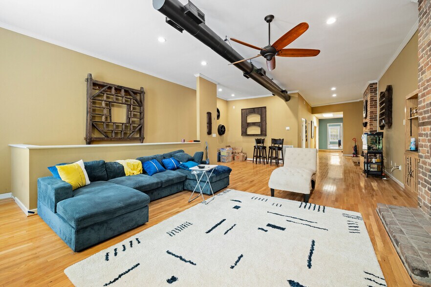 More Photos Of 23-25 W Old St, Petersburg Apartments For Sale