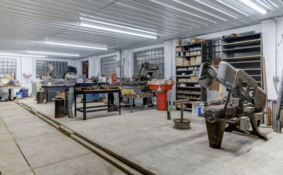 More Photos Of 511 N Perry St, Johnstown General Retail For Sale